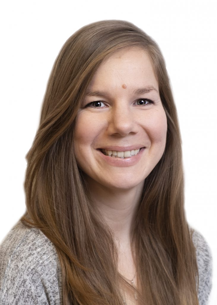 Nicole Lindros Headshot