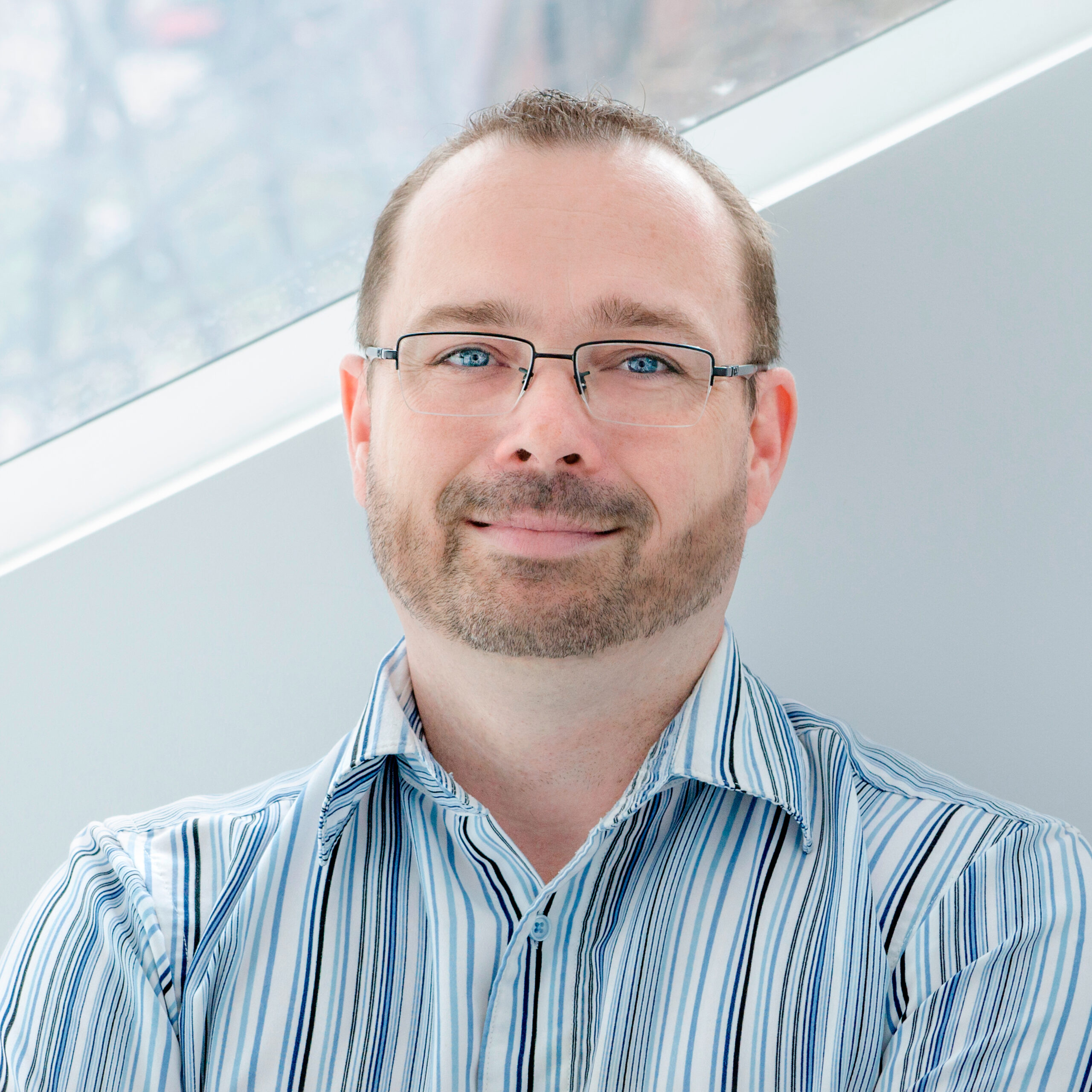 Headshot of Ross Bigelow